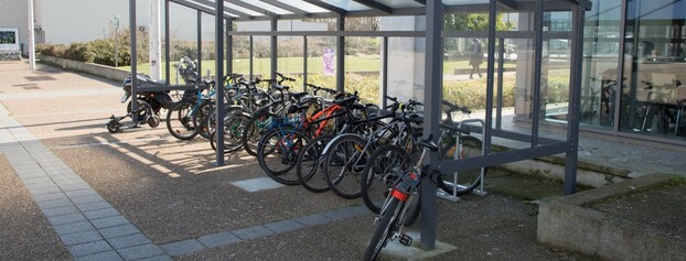 Augmentation du nombre d’emplacements pour vélos dans les zones surchargées