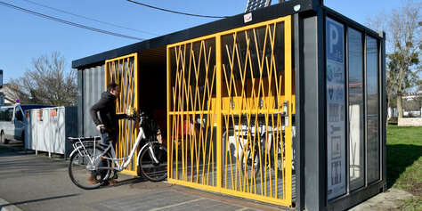 Création d&#39;un local à vélo sécurisé par leocarte pour le personnel 
